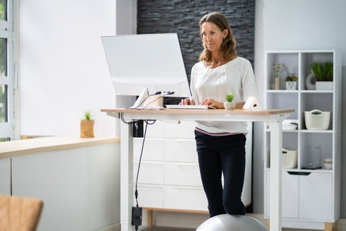 Die Top-Vorteile höhenverstellbarer Schreibtische für Ihre Gesundheit und Produktivität