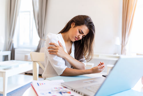 Ergonomische Fehler im Büro: Wie Sie Ihre Gesundheit am Arbeitsplatz verbessern können